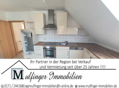 3 Zi. Wohnung im DG (1.OG) mit Balkon und Carport