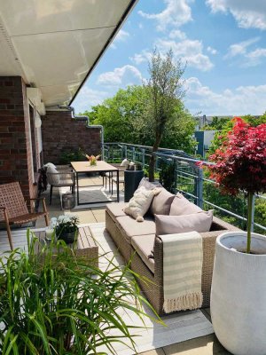 Penthouse-Wohnung in Hamburg-Eppendorf | 2 Zimmer | große Dachterrasse | Stellplatz | teilmöbliert