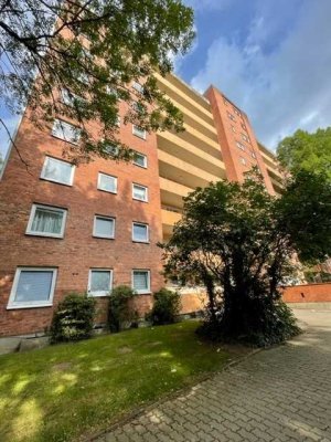 Renovierte 3-Zimmer-Wohnung in Lübeck mit großem Balkon