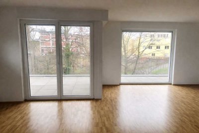 * Vermietung auf Zeit (1,5 Jahre - frei sofort) * Dachterrasse * Tageslichtbad * Garage *