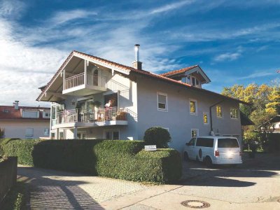 Exklusive, helle & modern sanierte 2-Zimmer-Wohnung im 1.OG mit Balkon und Einbauküche in Frasdorf