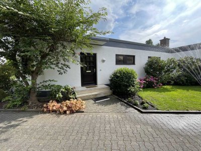 Großzügiger Bungalow mit idyllisch angelegtem Garten in ruhiger und gepflegter Wohnlage
