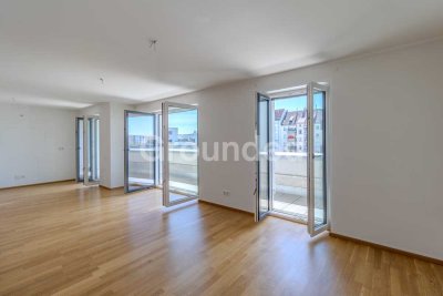 Moderne Penthousewohnung mit großzügiger, umlaufender Dachterrasse und Tiefgaragen-Stellplatz