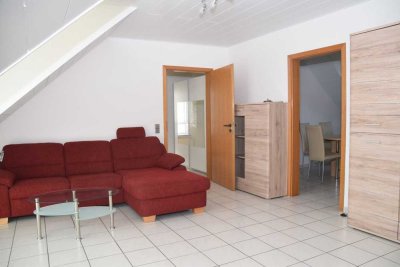 Helle 2-Zimmer-DG-Wohnung mit Balkon und EBK in Bretten