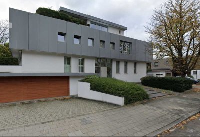 Vollständig renovierte Hochparterre-Wohnung mit Balkon in Mönchengladbach