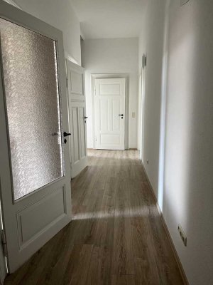 Freundliche 3-Zimmer-Wohnung mit Balkon und Einbauküche in Kahla