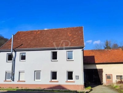 Wohnhaus mit Scheune in Naturrandlage