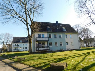 Gemütliche Wohnung, Einzugsbereit renoviert mit 3 Zimmern und Balkon!