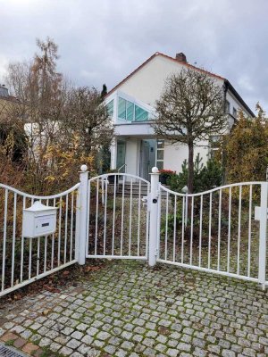Exklusives freistehendes Architektenhaus