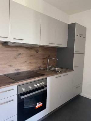 Neusanierte 1-Raum Wohnung mit Einbauküche!