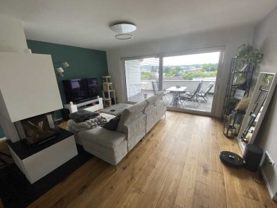 Attraktive Penthouse-Wohnung mit separatem Hauseingang und Schlossblick