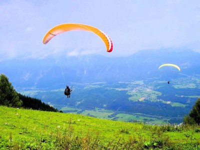 " Pferd, Motorrad und Mountainbiking -Junges Paar aufgepasst! Euern ersten Job gefunden?"
