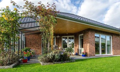 Moderner Winkelbungalow mit traumhaftem Garten in begehrter Lage!
