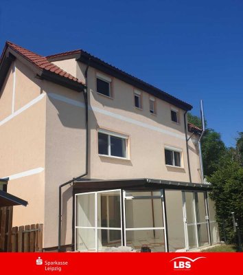 Drei moderne Reihenhäuser im Paket