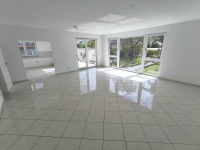 Sonnengeflutete 3-Zimmer-Wohnung mit luxuriöser Innenausstattung und Terrasse in Frankfurt am Main