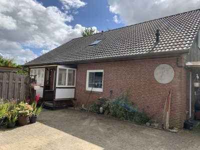 Stilvolles, geräumiges und gepflegtes 6-Zimmer-Haus in Neuenbrook