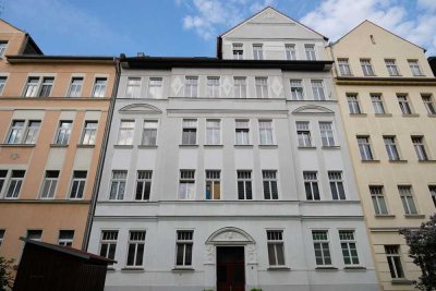 Besondere Kapitalanlage ++ DG mit Aufzug, Dachterrasse, EBK und Whirlpool ++