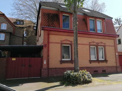 reduzierter Preis: freistehend, ruhige Lage - Ein-/Mehrfamilienhaus in Mannheim-Käfertal
