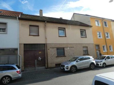 Mehrfamilienhaus mit Entwicklungspotenzial - vermietetes Anlageobjekt mit Ausbaureserve