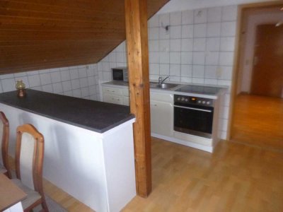 Helle 2-Zimmer Dachgeschosswohnung im 2. OG in Krefeld Stadtmitte