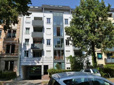 Geräumige 2-Raum mit Terrasse und Tiefgaragenstellplatz