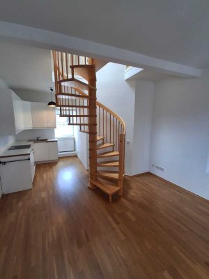 Niederrad: Moderne 2- Zimmer MaisonetteWohnung