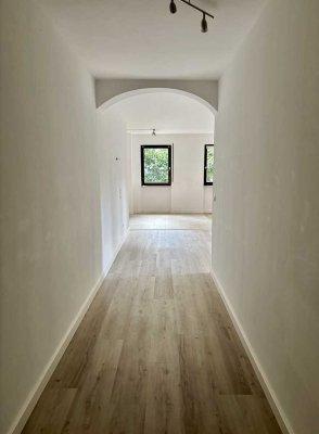 Helle 3-Zimmer-Wohnung mit großem Balkon und Tiefgaragenstellplatz in Frankfurt-Sachsenhausen-Nord