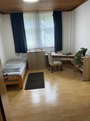 (A3) Möbliertes 1-Zimmer-Apartment im Erdgeschoss – Ideal für Studenten!