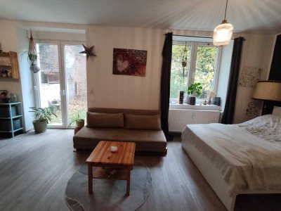 1 Zimmerwohnung mit Garten im charmantem Altbau