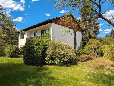 Ruhig gelegenes, sonniges Einfamilienhaus mit großem Garten / DHH möglich