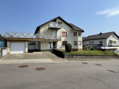 Ruhig, sonnig, rentabel: 3-Familien-Haus in EM-Mundingen mit Weitblick