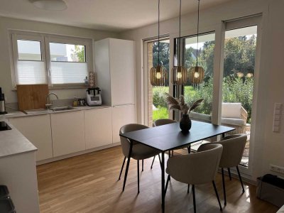 Helle 2-Zimmer Wohnung mit Terrasse und Garten in ruhiger Lage
