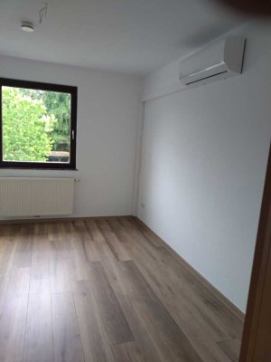 Sonnige und Helle 2,5 Zimmer Wohnung im 1. Obergeschoß, in Leichlingen (Rheinland)