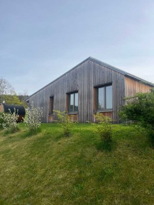 *** Modernes Haus im Bungalowstil mit Terrasse, Garten und Sauna in hervorragender Lage***
