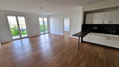 4 Zimmerwohnung mit Balkon & Wintergarten/Einbauküche/Dusch & Wannenbad