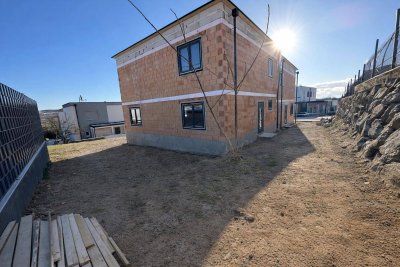 Noch ein Haus verfügbar - Ruhige Wohnsiedlung – Energieeffiziente Neubau-Doppelhaushälfte