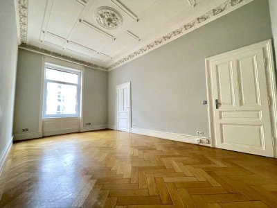 Rarität im Westend * 4-Zimmer-Bel Étage-Wohnung * mit 2 Balkonen *EBK*repräsentativer Altbau*Toplage