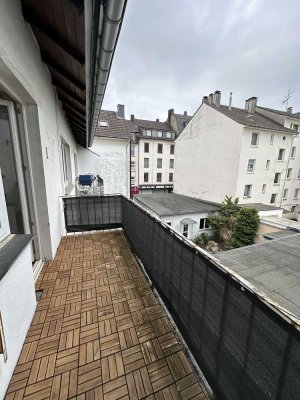 Gepflegte 2,5 - Zimmer Wohnung mit Balkon zu vermieten!
