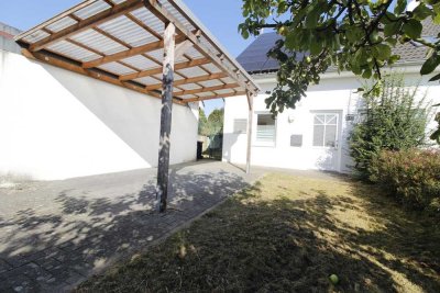 Komplettsanierte Doppelhaushälfte mit Wärmepumpe und PV-Anlage