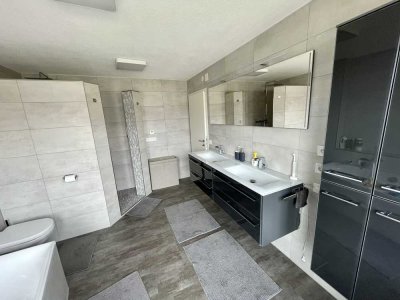 Großzügige 4,5-Zimmer Eigentumswohnung mit 4 Balkonen in Stuttgart-Weilimdorf