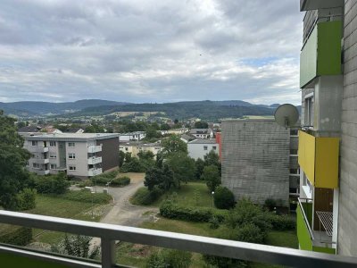 Modernisierte 3,5-Zimmer-Wohnung mit Balkon und Einbauküche in Schwäbisch