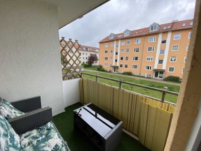 Geschmackvolle, modernisierte 3-Raum-Wohnung mit Balkon in Germering