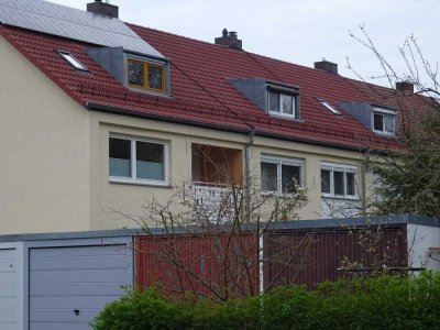 TOP LAGE LAUFAMHOLZ: LAUFEND UND UMFANGREICH MODERNISIERTES -- 6-ZIMMER-RMH MIT EINZELGARAGE.