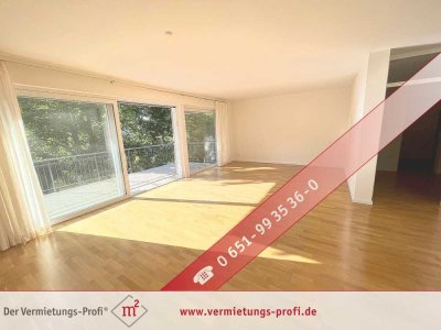 Trier-Feyen: Moderne, lichtdurchflutete und energieeffiziente Wohnung mit großem Balkon und Blick in
