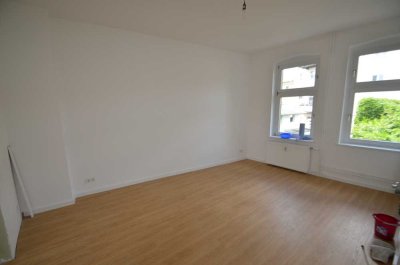 Wohnen mit Wasserblick: 2-Zimmer-Wohnung mit großer Wohnküche