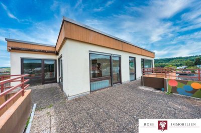 Exklusives und sanierungsbedürftiges Penthouse mit großer Dachterrasse, Weitsicht und GA-Stellplatz