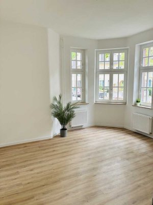 Erstbezug  nach Renovierung: Top-EG-Wohnung mit 4 Zimmern