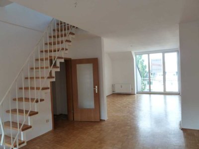Maisonette-Wohnung mit Balkon in Zentrum Nähe.