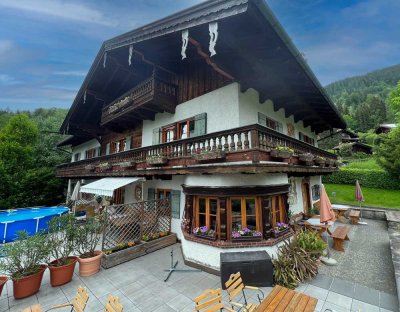 Potentialreiches Anwesen in repräsentativer Lage
-vielfältige Nutzungsoptionen
- Bergpanoramablick