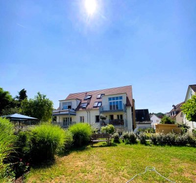 Neubau-Klassiker: Lichtdurchflutete 3-Zimmer-OG-Wohung mit Balkon zum kurzfr. Bezug!